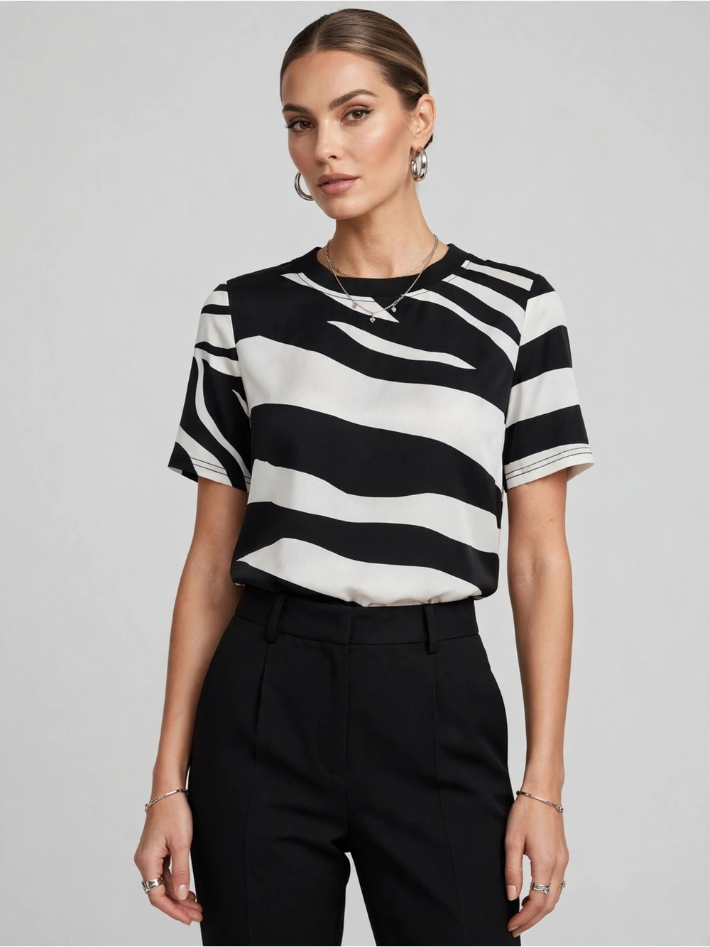 Diane von Furstenberg DVF Zebra Silk Blouse Small Black White Button Back